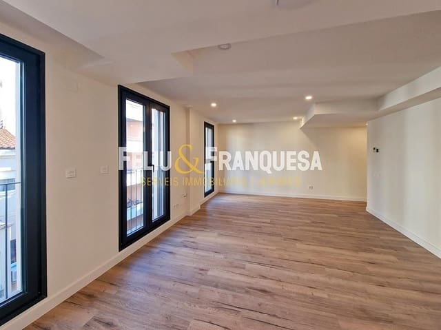 3 bedroom Penthouse for sale in Terrassa with pool - € 349,000 (Ref: 9274947)