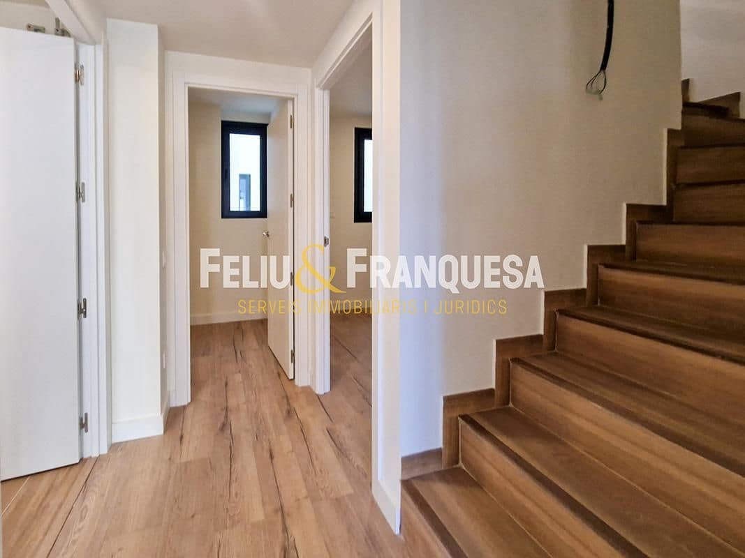 3 bedroom Penthouse for sale in Terrassa with pool - € 349,000 (Ref: 9274947)