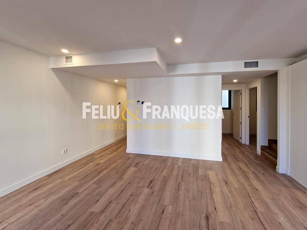 3 bedroom Penthouse for sale in Terrassa with pool - € 349,000 (Ref: 9274947)