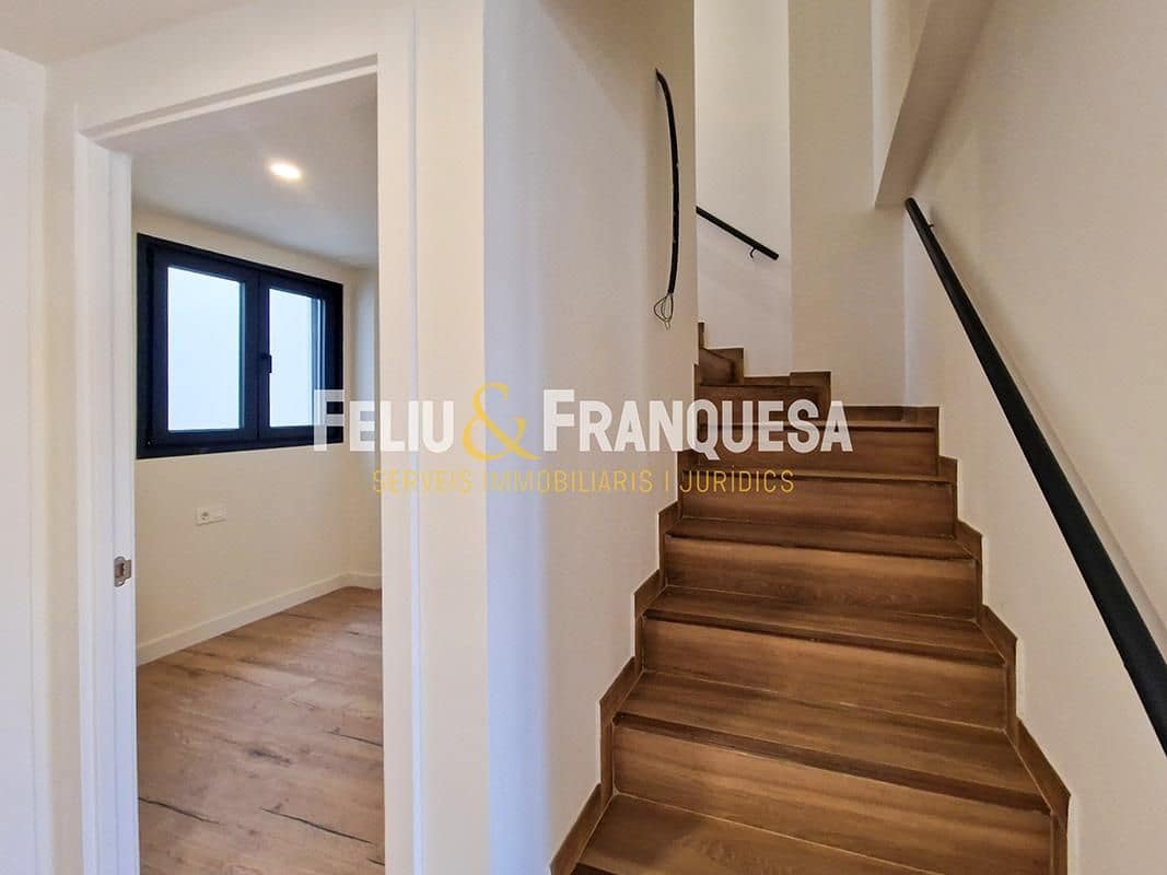 3 bedroom Penthouse for sale in Terrassa with pool - € 349,000 (Ref: 9274947)