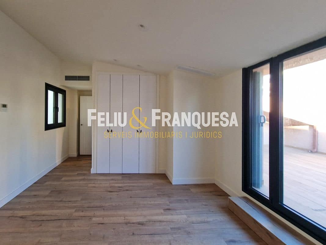 3 bedroom Penthouse for sale in Terrassa with pool - € 349,000 (Ref: 9274947)
