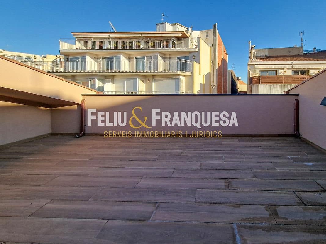 3 bedroom Penthouse for sale in Terrassa with pool - € 349,000 (Ref: 9274947)