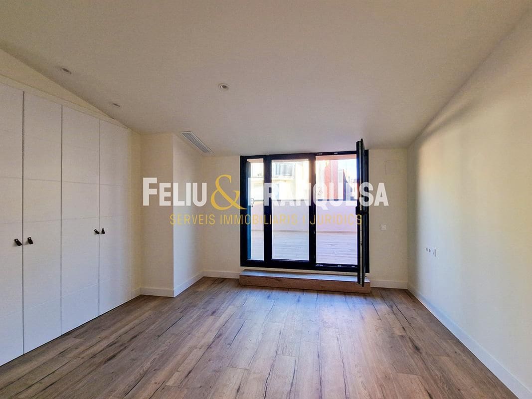 3 bedroom Penthouse for sale in Terrassa with pool - € 349,000 (Ref: 9274947)