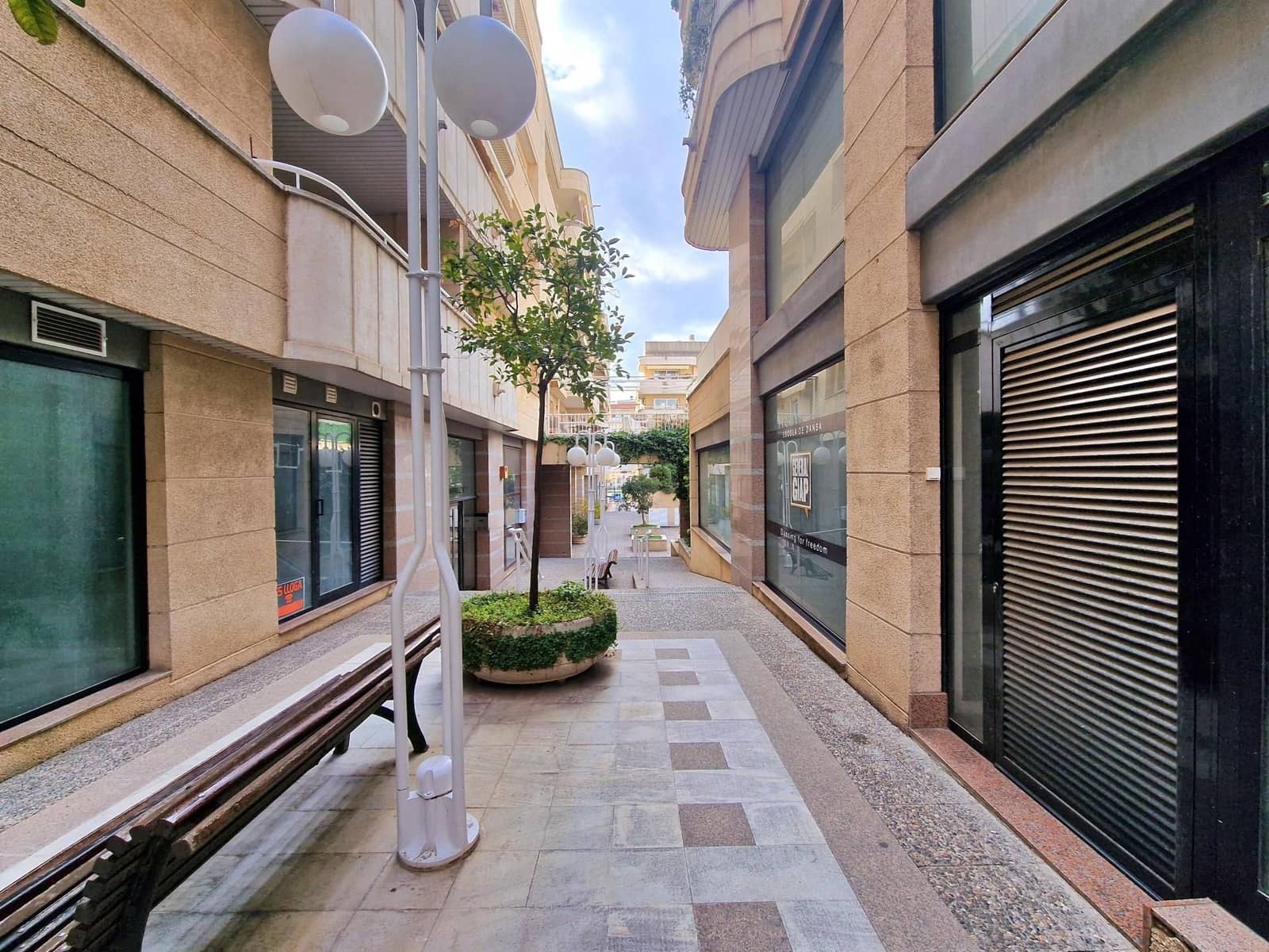 Commercial for rent in Sant Cugat del Valles - € 5,800 (Ref: 9274951)