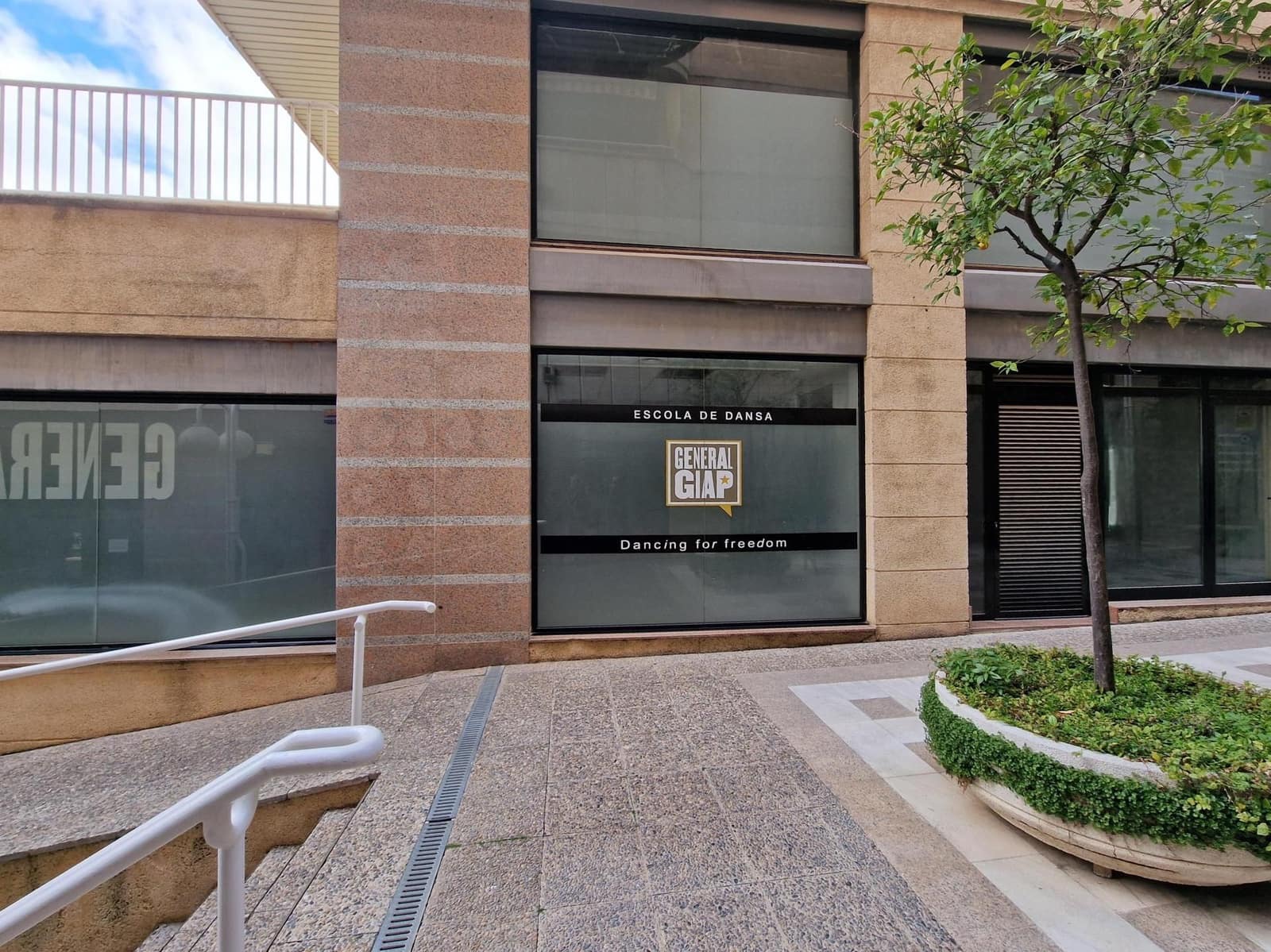 Commercial for rent in Sant Cugat del Valles - € 5,800 (Ref: 9274951)