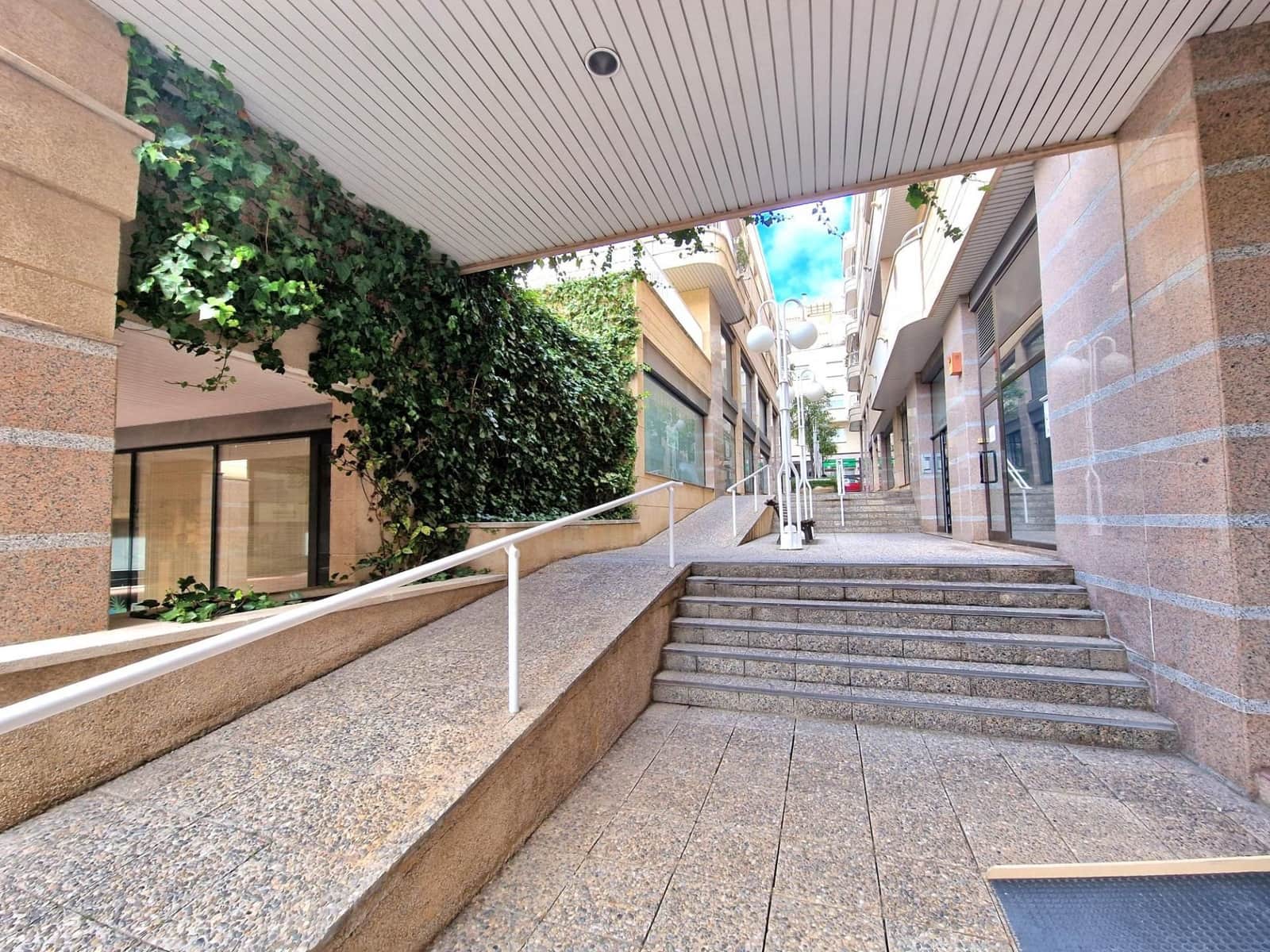 Commerciale in vendita in Sant Cugat del Valles - 930.000 € (Rif: 9274956)