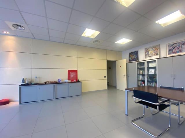 Bureau à vendre à Sant Cugat del Vallès - 270 000 € (Ref: 9274963)