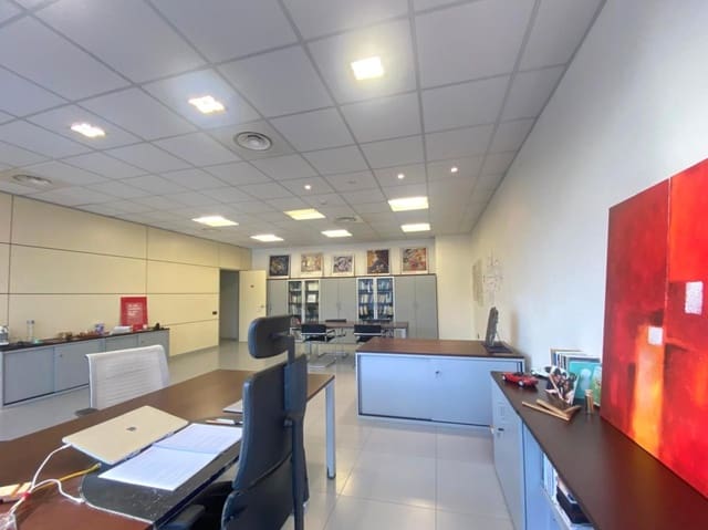 Bureau à vendre à Sant Cugat del Vallès - 270 000 € (Ref: 9274963)