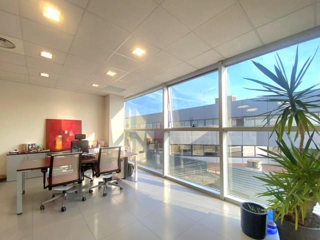 Bureau à vendre à Sant Cugat del Vallès - 270 000 € (Ref: 9274963)