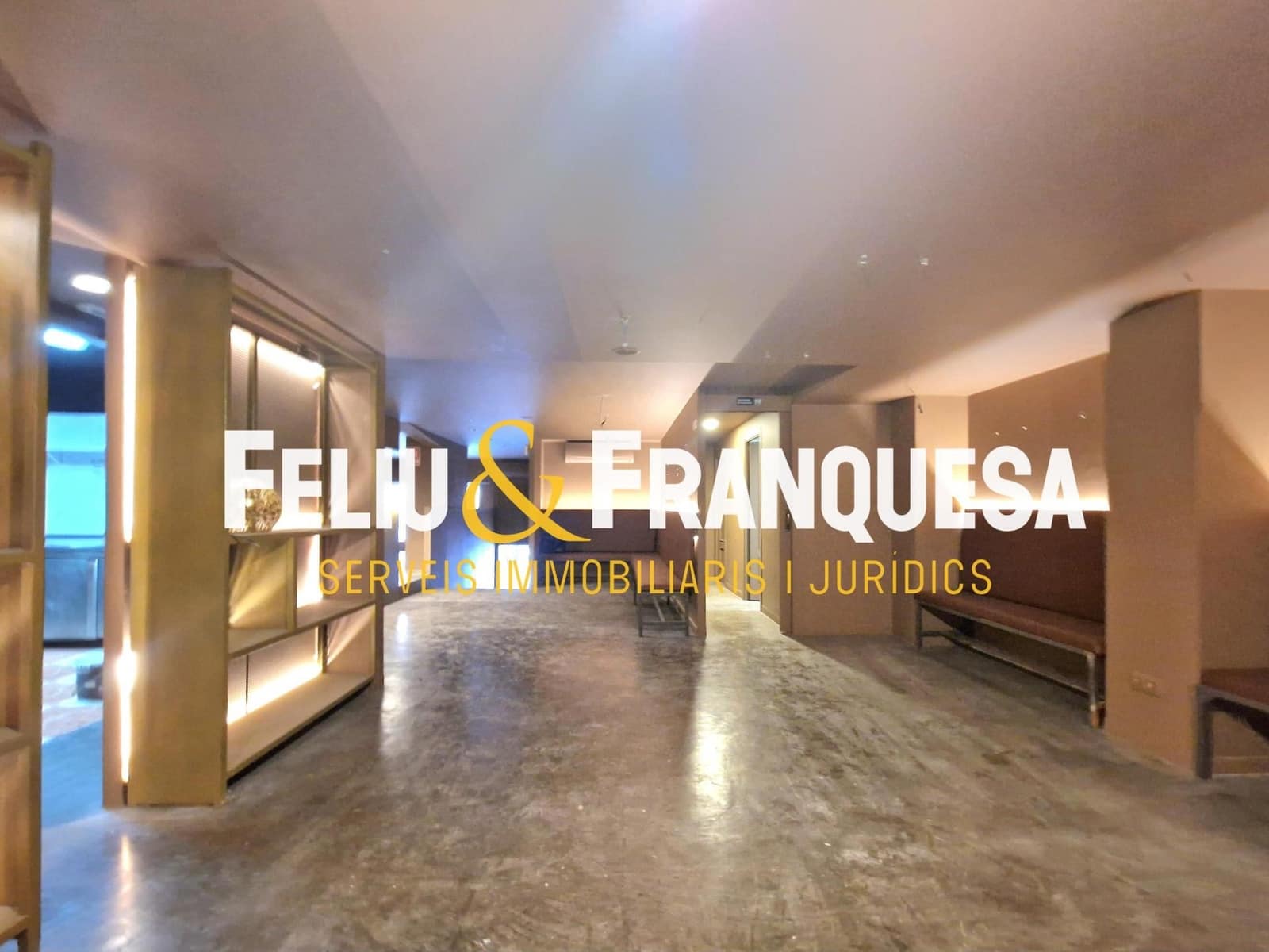 Local Comercial en Sant Cugat del Vallès en alquiler - 1.500 € (Ref: 9283017)