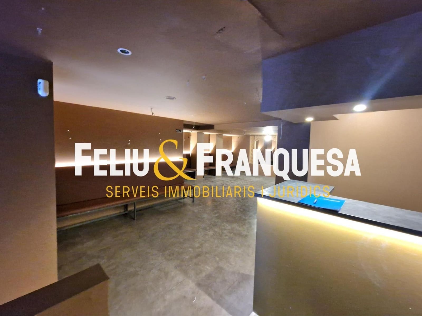 Local Comercial en Sant Cugat del Vallès en alquiler - 1.500 € (Ref: 9283017)