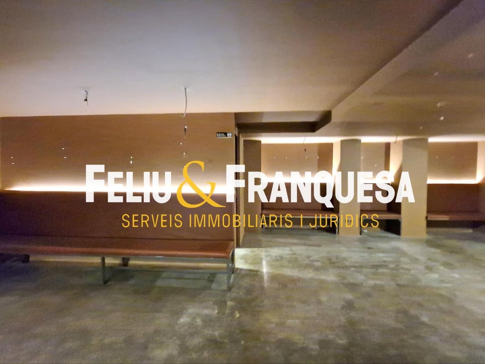 Local Comercial en Sant Cugat del Vallès en alquiler - 1.500 € (Ref: 9283017)