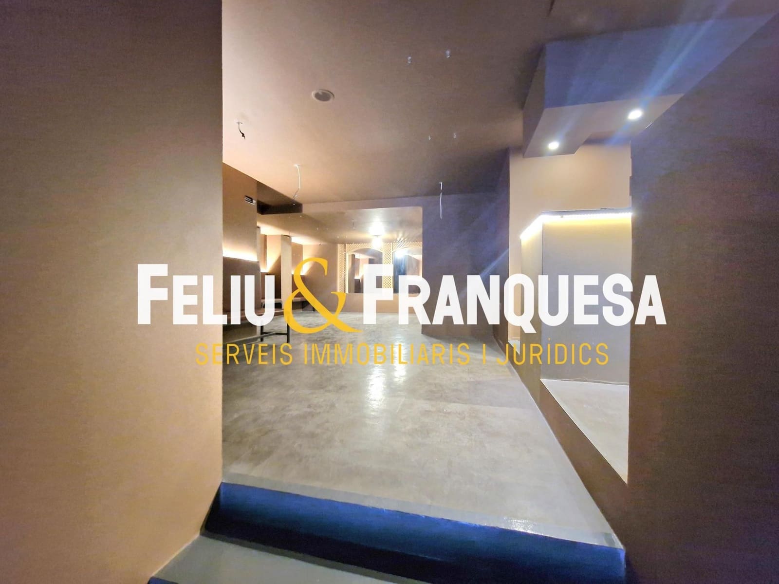 Local Comercial en Sant Cugat del Vallès en alquiler - 1.500 € (Ref: 9283017)