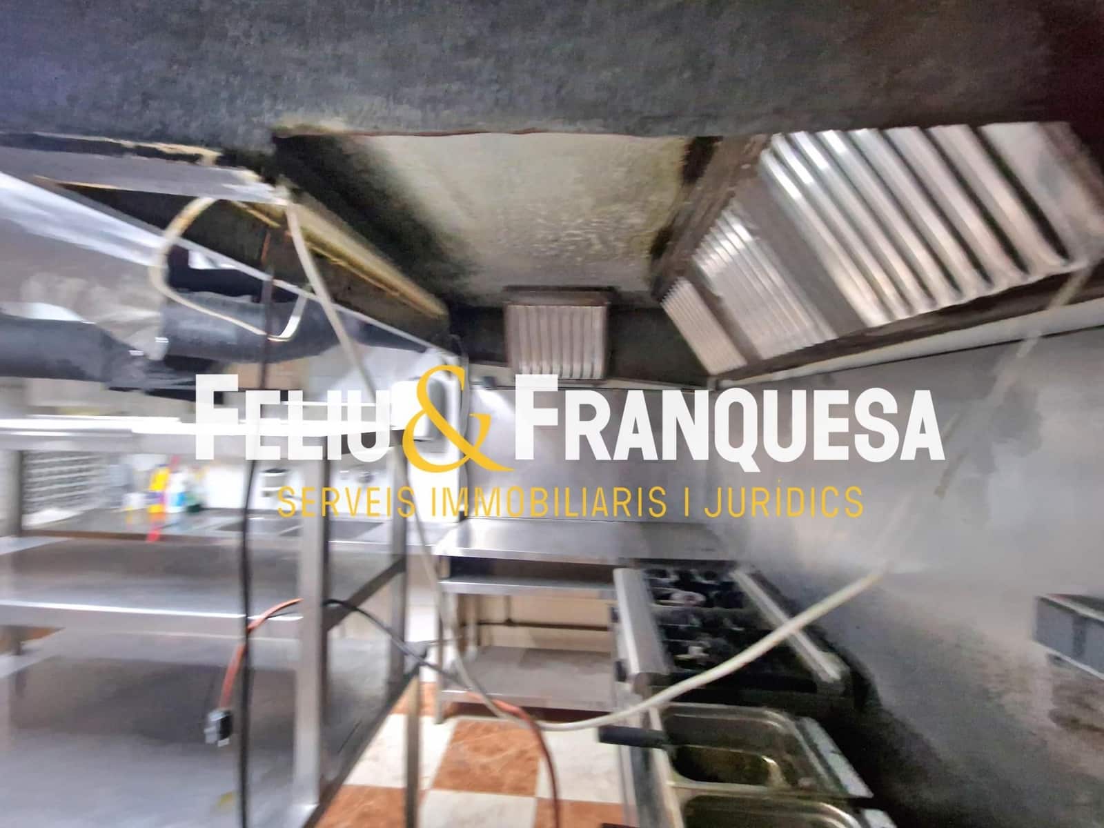 Local Comercial en Sant Cugat del Vallès en alquiler - 1.500 € (Ref: 9283017)