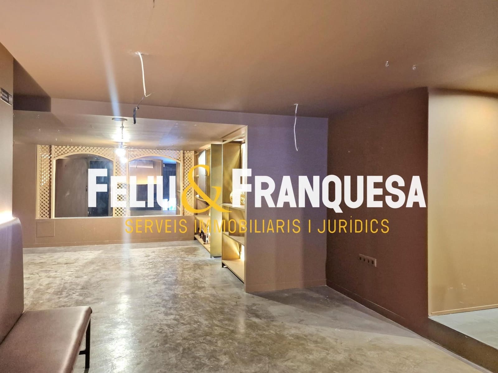 Local Comercial en Sant Cugat del Vallès en alquiler - 1.500 € (Ref: 9283017)