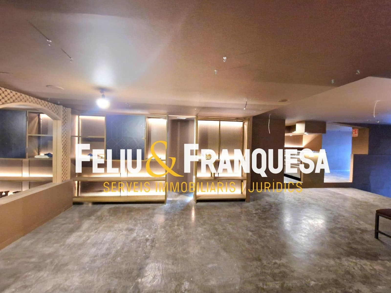 Local Comercial en Sant Cugat del Vallès en alquiler - 1.500 € (Ref: 9283017)