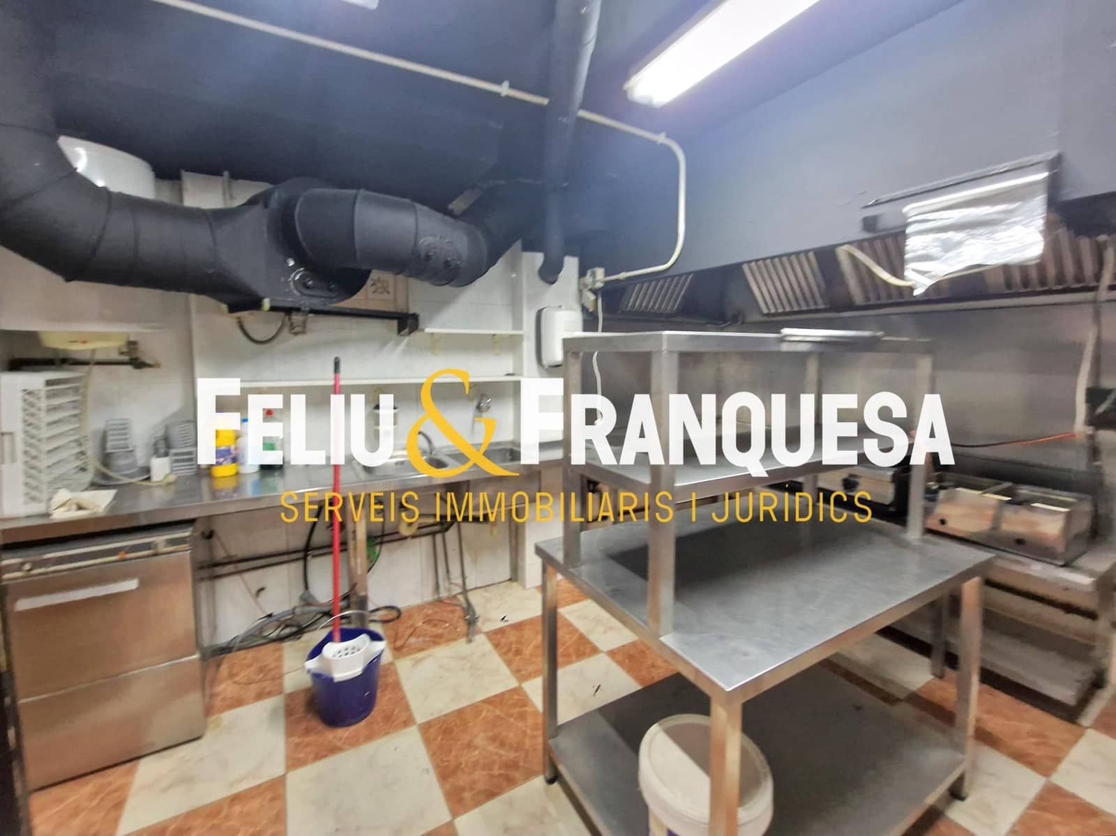 Commercial for sale in Sant Cugat del Valles - € 260,000 (Ref: 9283019)