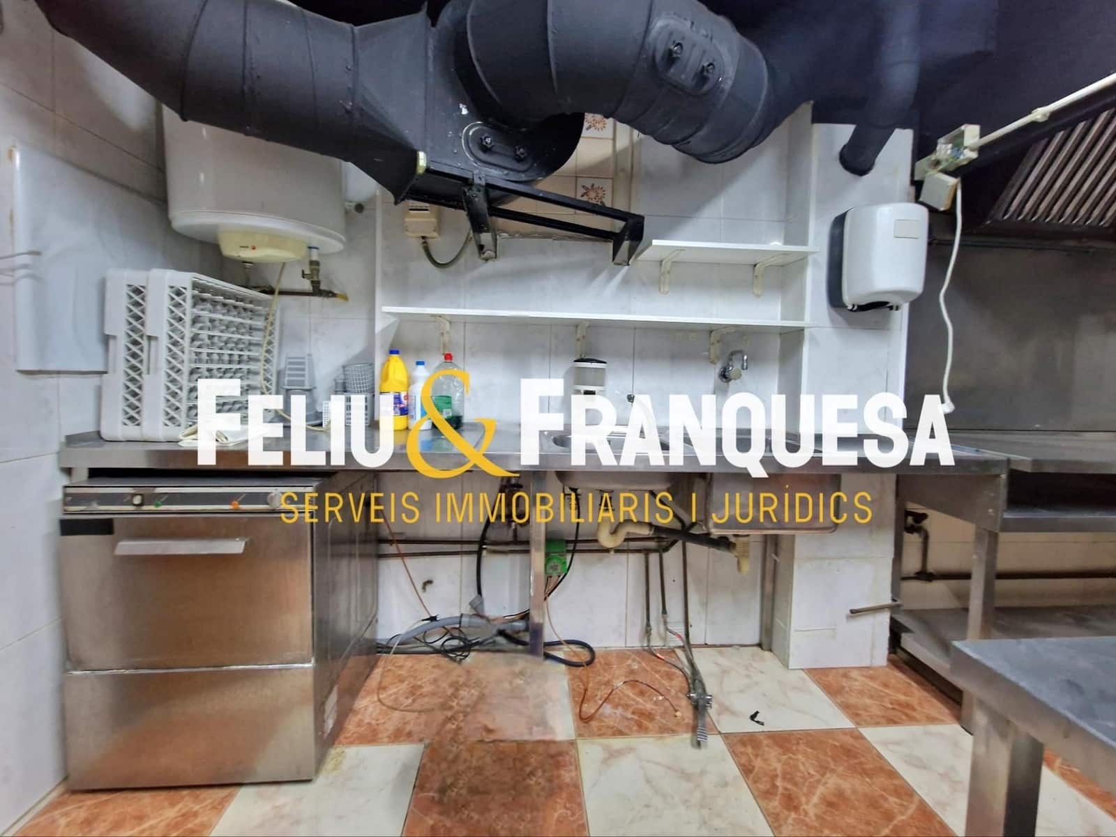 Commercial for sale in Sant Cugat del Valles - € 260,000 (Ref: 9283019)