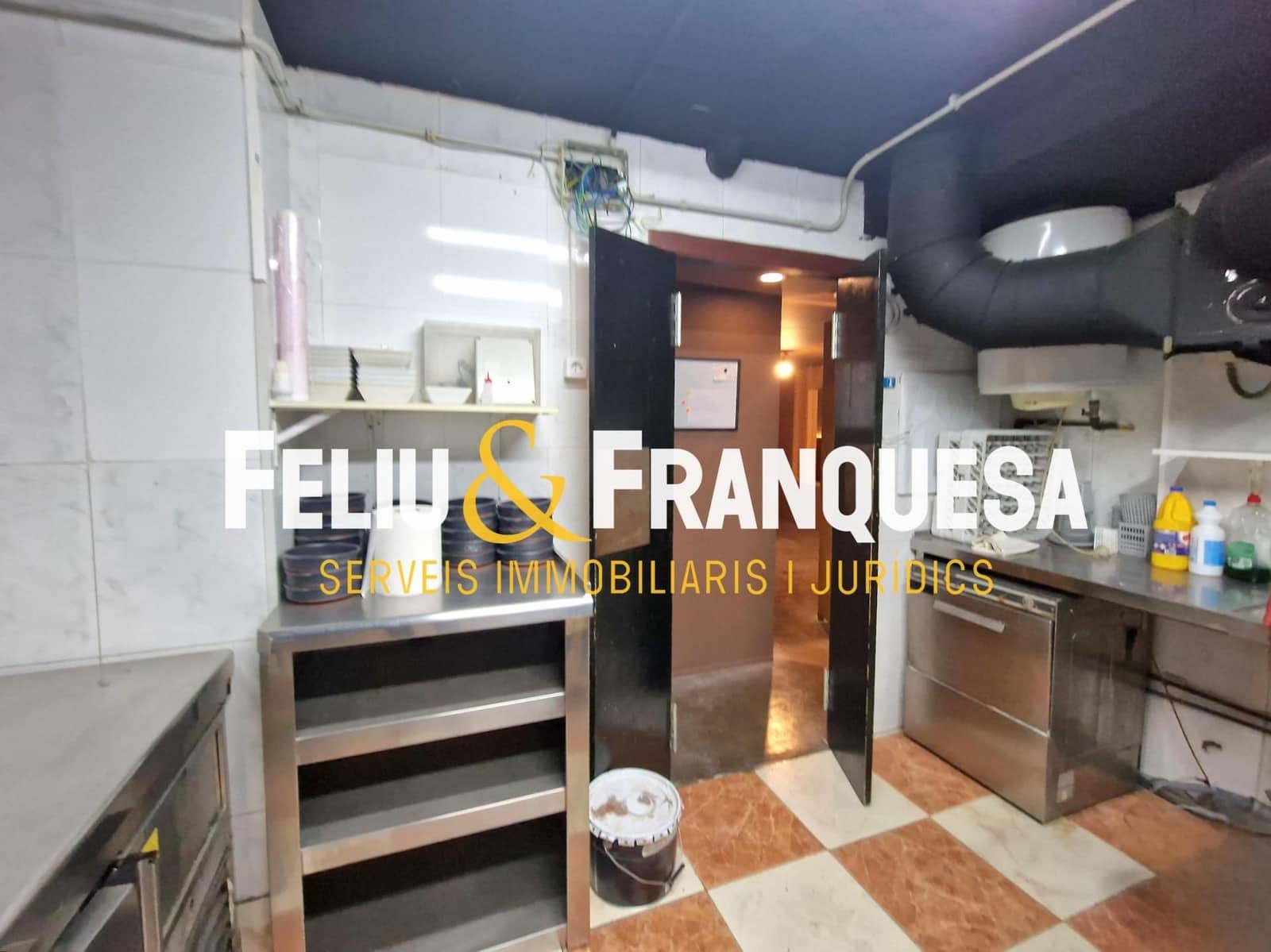 Commercial for sale in Sant Cugat del Valles - € 260,000 (Ref: 9283019)