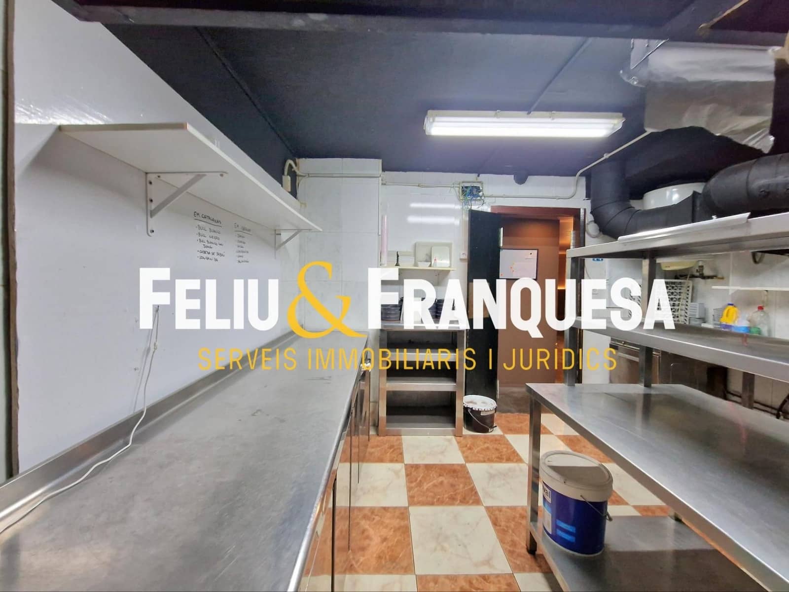 Commercial for sale in Sant Cugat del Valles - € 260,000 (Ref: 9283019)