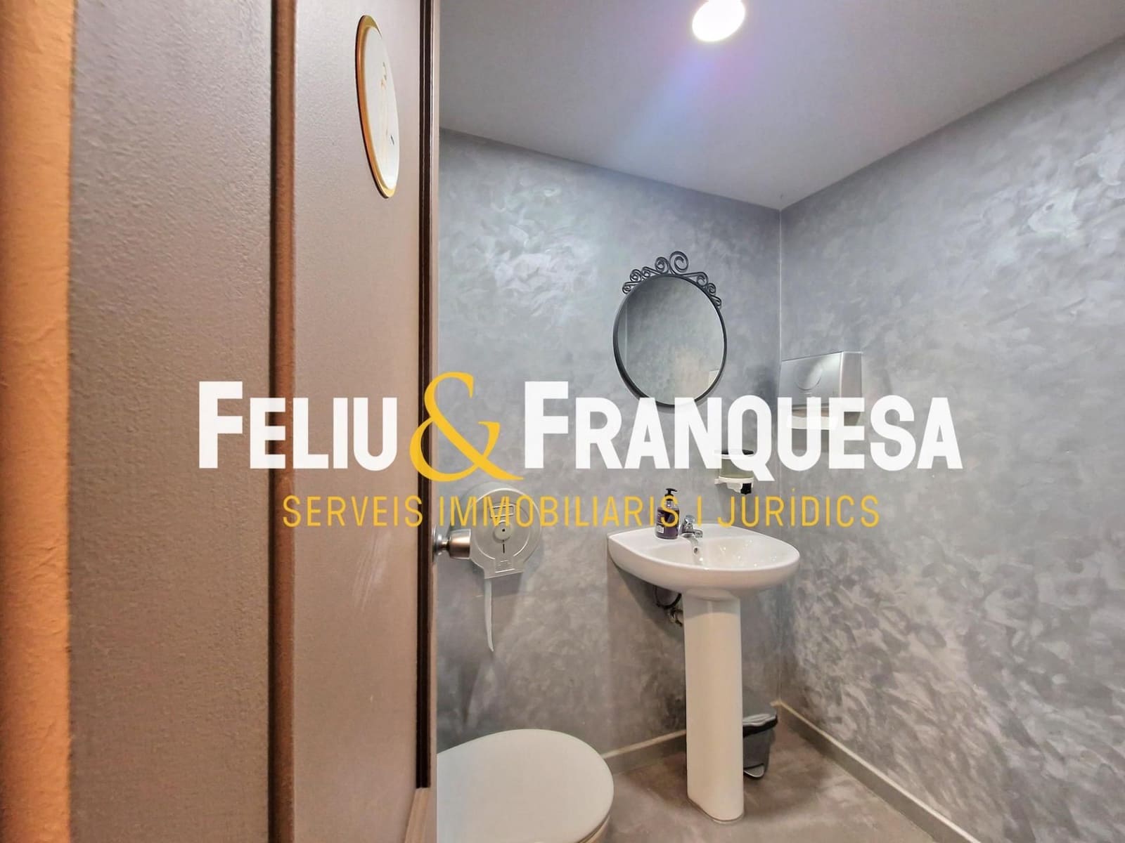 Commercial for sale in Sant Cugat del Valles - € 260,000 (Ref: 9283019)