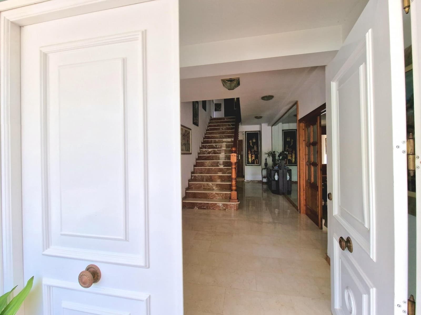 7 bedroom Villa for sale in Begues with garage - € 745,000 (Ref: 9301959)