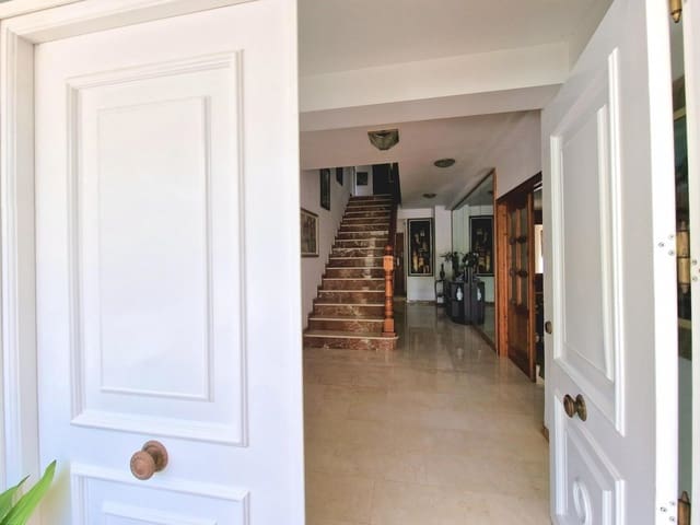 7 soverom Villa til salgs i Begues med garasje - € 745 000 (Ref: 9301959)