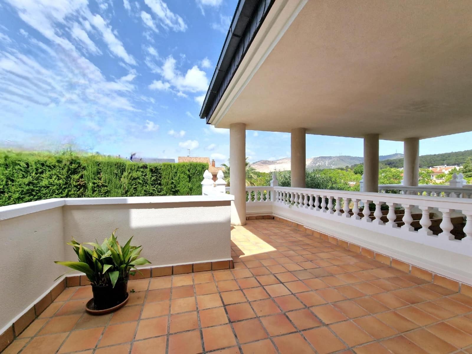 7 bedroom Villa for sale in Begues with garage - € 745,000 (Ref: 9301959)