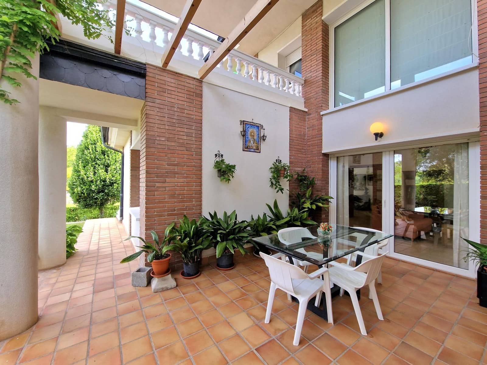 7 bedroom Villa for sale in Begues with garage - € 745,000 (Ref: 9301959)