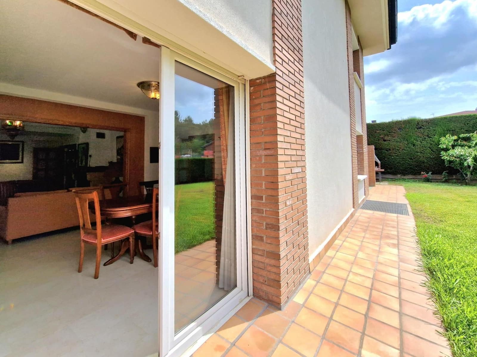 7 bedroom Villa for sale in Begues with garage - € 745,000 (Ref: 9301959)