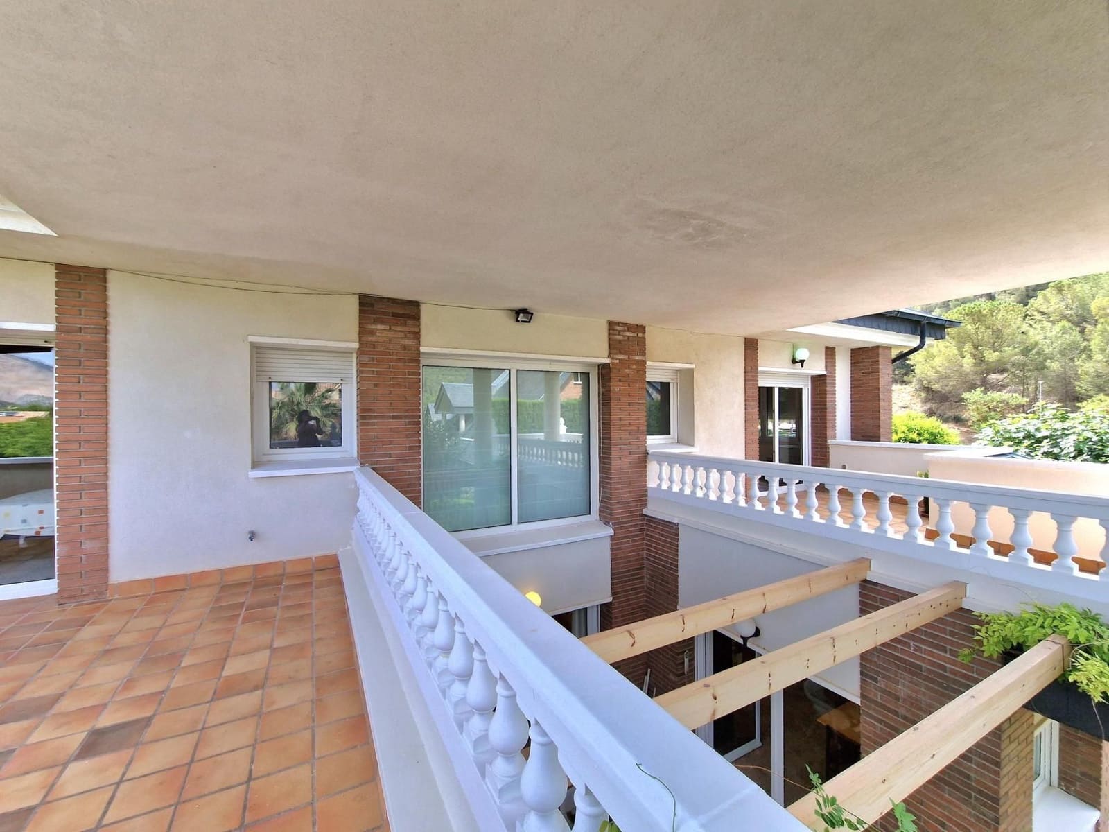 7 bedroom Villa for sale in Begues with garage - € 745,000 (Ref: 9301959)