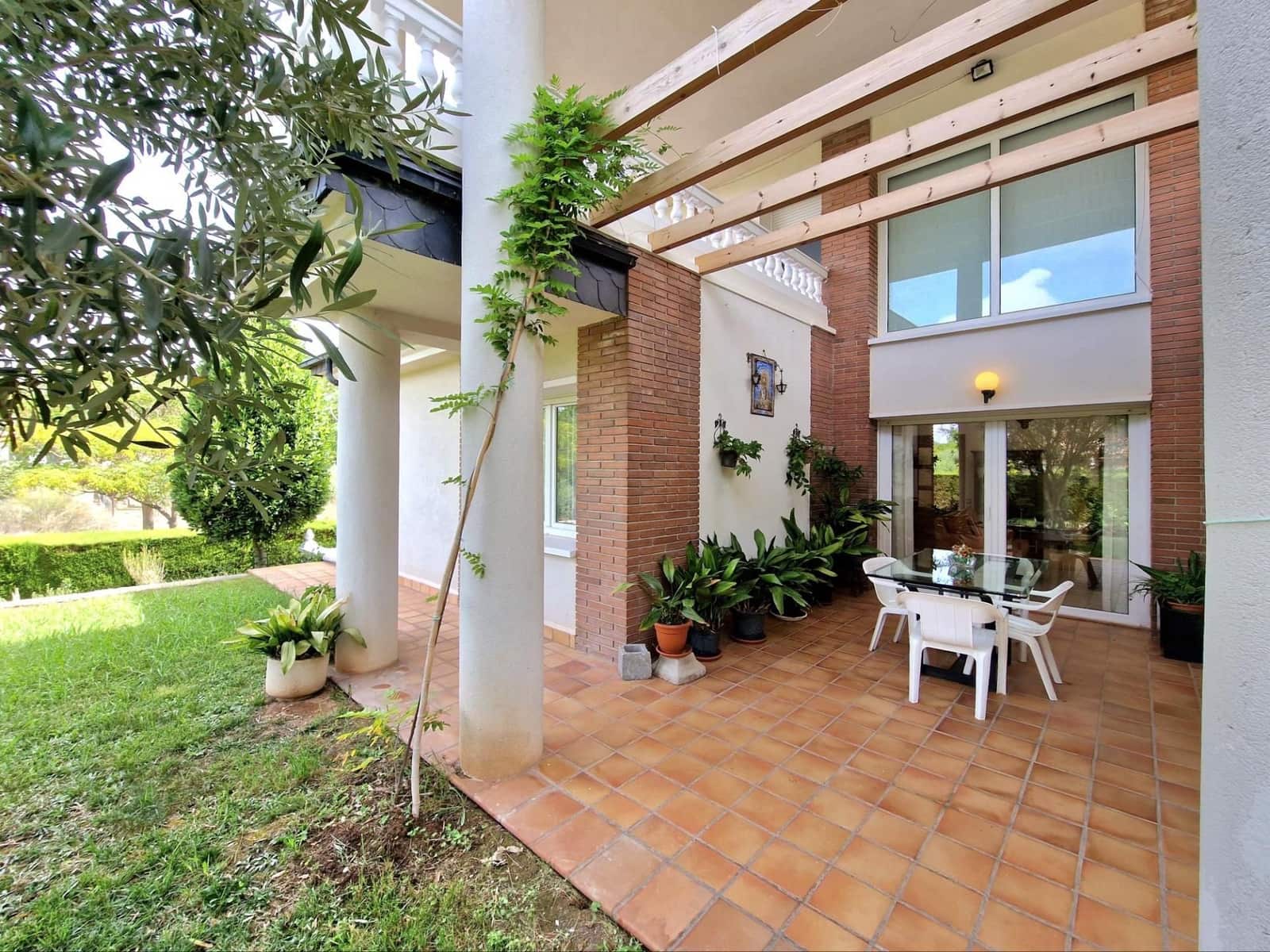 7 bedroom Villa for sale in Begues with garage - € 745,000 (Ref: 9301959)