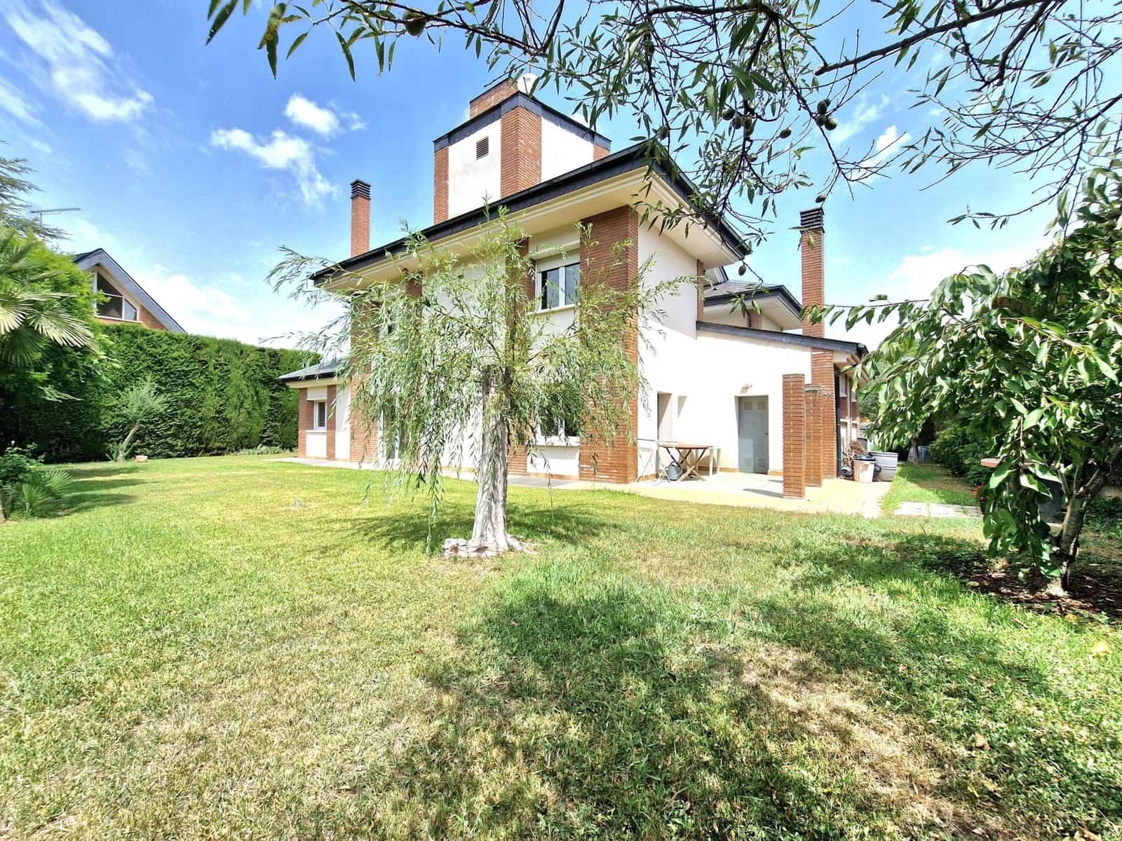 7 bedroom Villa for sale in Begues with garage - € 745,000 (Ref: 9301959)