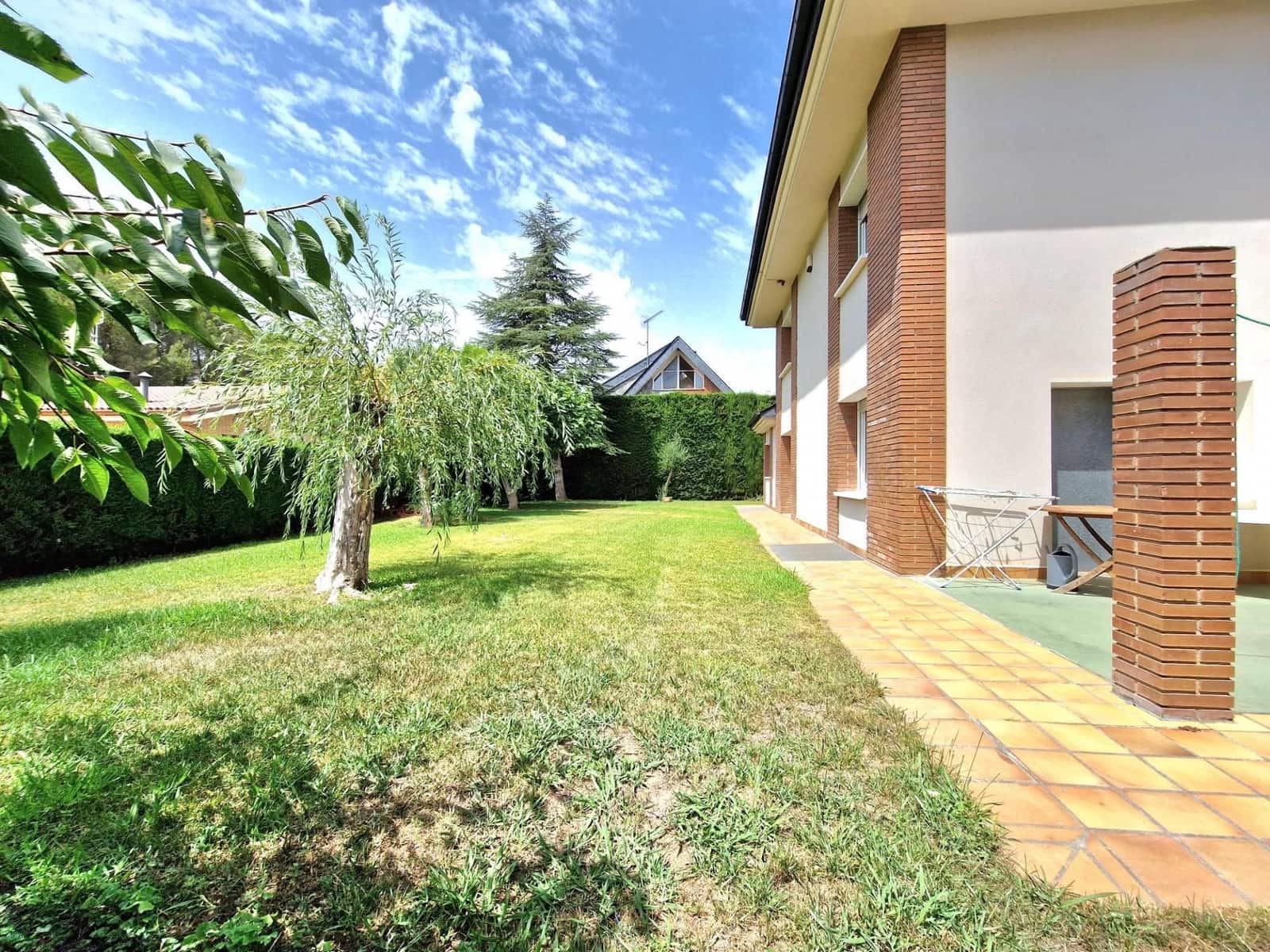 7 bedroom Villa for sale in Begues with garage - € 745,000 (Ref: 9301959)