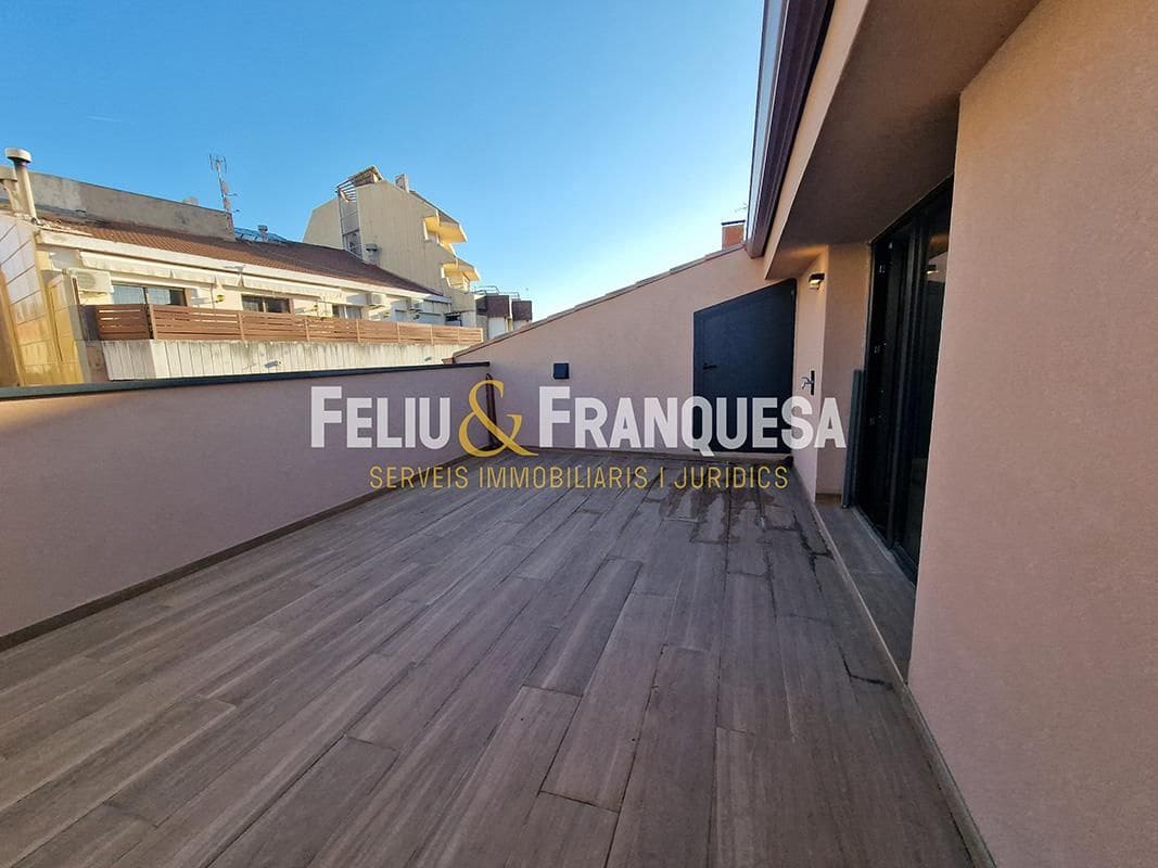 3 bedroom Penthouse for sale in Terrassa with pool - € 349,000 (Ref: 9346590)