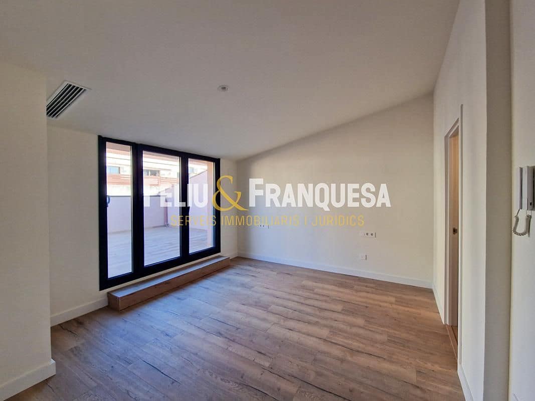 3 bedroom Penthouse for sale in Terrassa with pool - € 349,000 (Ref: 9346590)