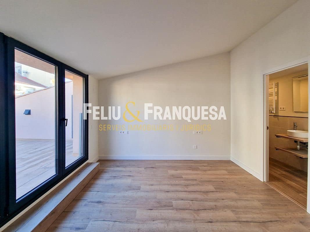 3 bedroom Penthouse for sale in Terrassa with pool - € 349,000 (Ref: 9346590)
