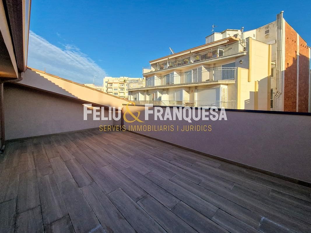 3 bedroom Penthouse for sale in Terrassa with pool - € 349,000 (Ref: 9346590)