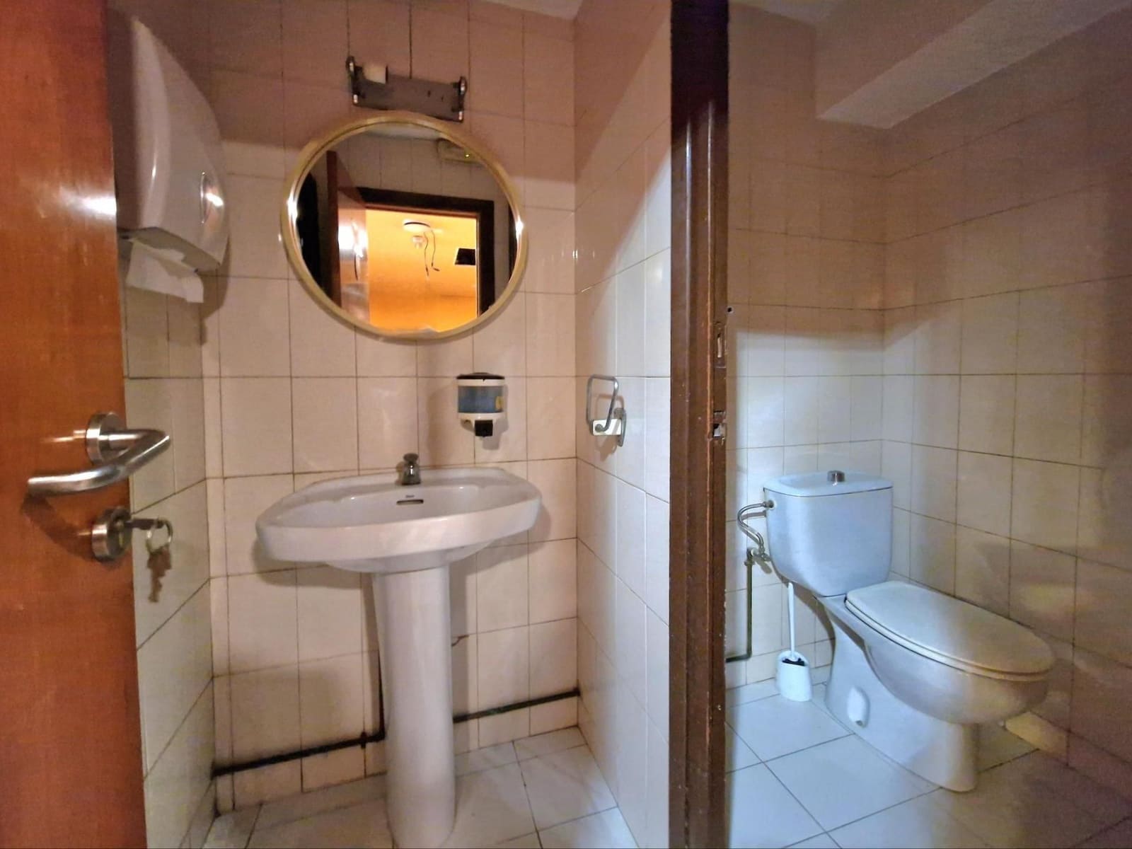 Local Comercial en Sant Cugat del Vallès en alquiler - 1.300 € (Ref: 9396818)