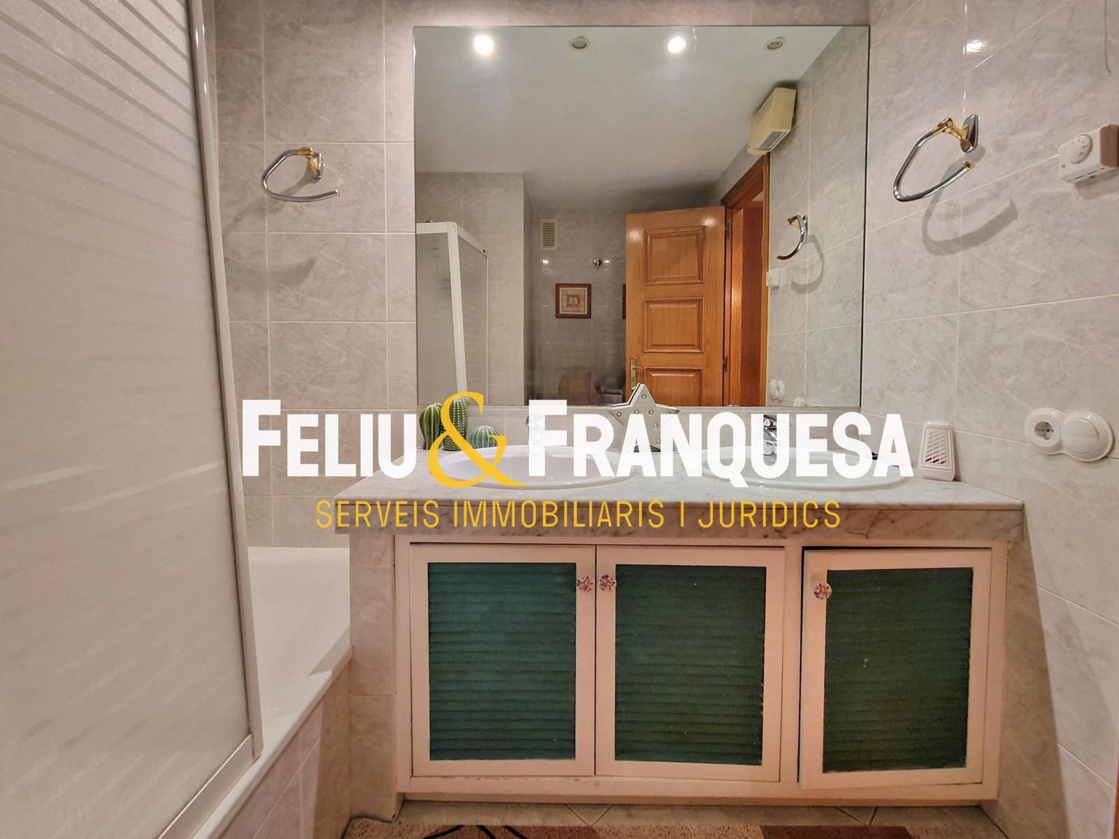 4 bedroom Flat for sale in Sant Cugat del Valles with garage - € 699,000 (Ref: 9401016)