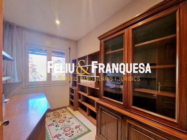 4 makuuhuone Asunto myytävänä paikassa Sant Cugat del Vallès mukana 
autotalli - 699 000 € (Ref: 9401016)