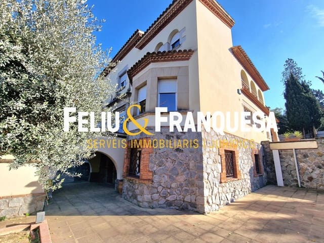 7 makuuhuone Huvila myytävänä paikassa Mira-Sol, Sant Cugat del Vallès mukana uima-altaan 
autotalli - 1 600 000 € (Ref: 9438939)