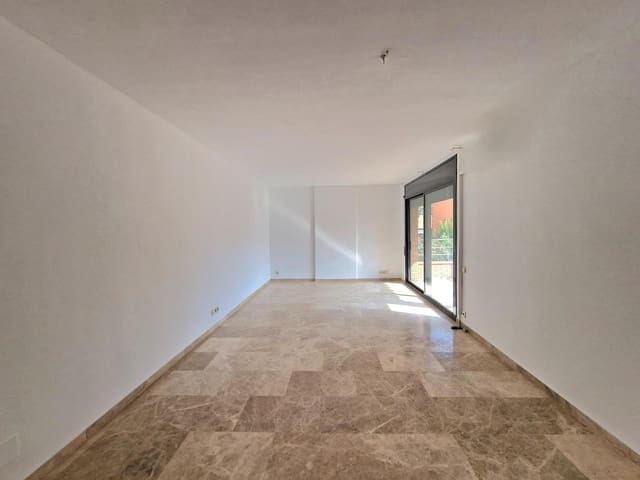 5 bedroom Penthouse for rent in Sant Cugat del Vallès with pool garage - € 1,990 (Ref: 9451389)