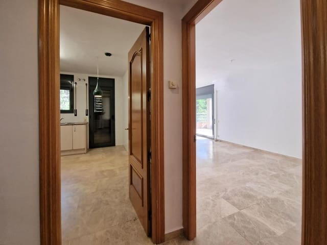 5 bedroom Penthouse for rent in Sant Cugat del Vallès with pool garage - € 1,990 (Ref: 9451389)