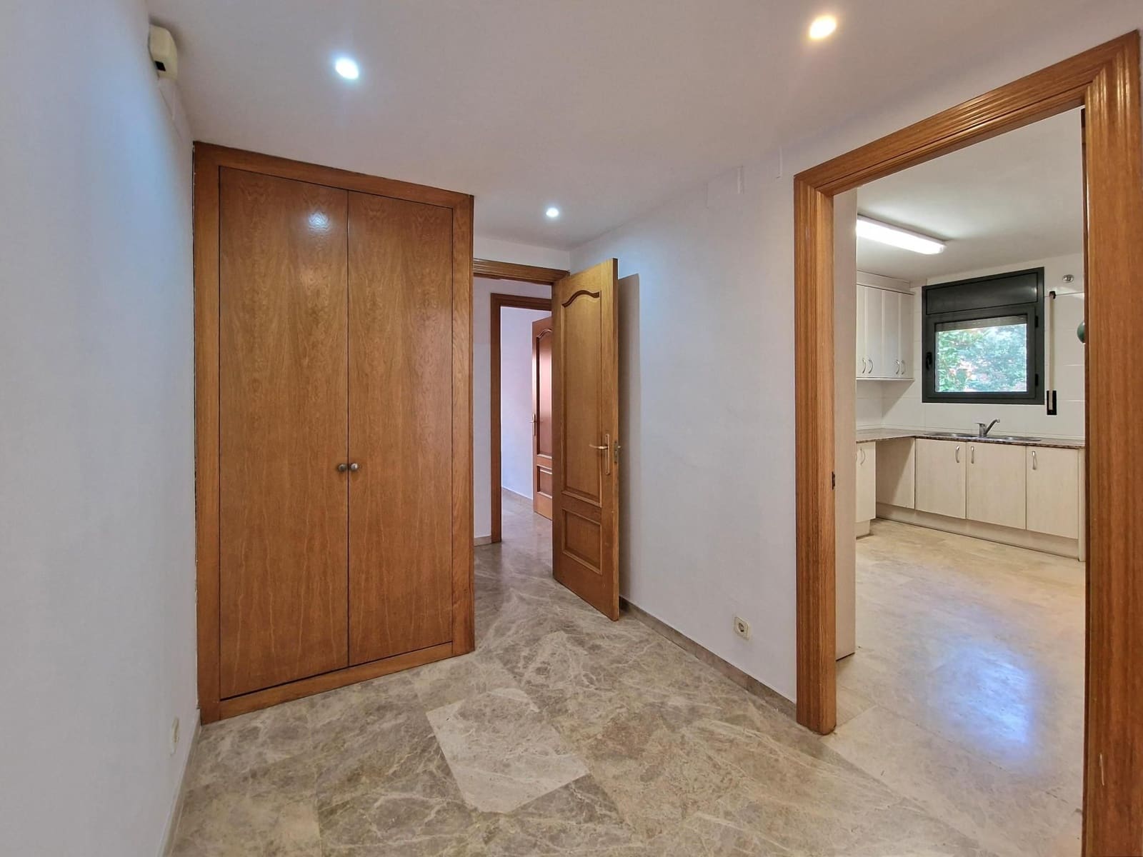 5 bedroom Penthouse for rent in Sant Cugat del Valles with pool garage - € 1,990 (Ref: 9451389)