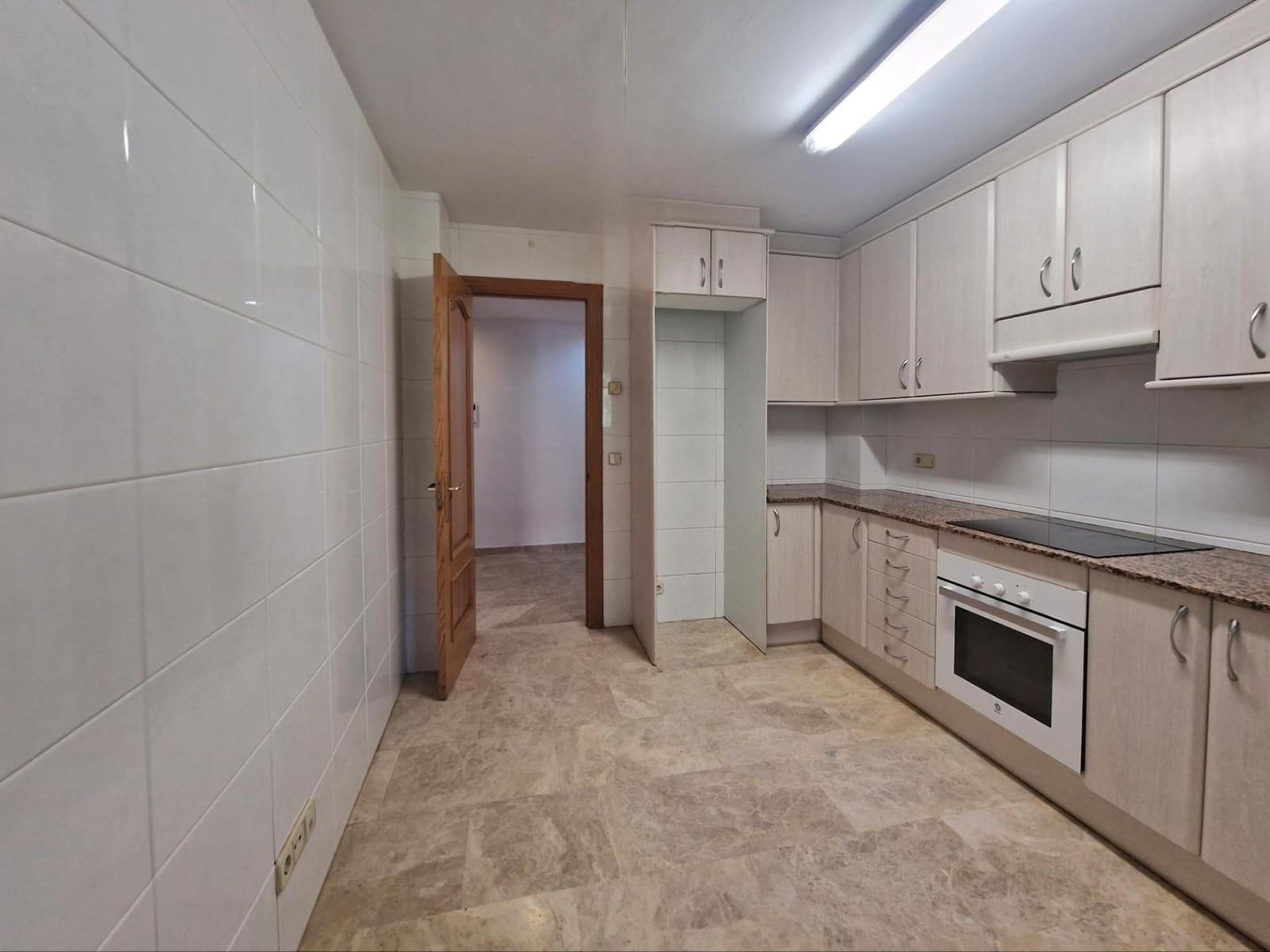 5 bedroom Penthouse for rent in Sant Cugat del Valles with pool garage - € 1,990 (Ref: 9451389)