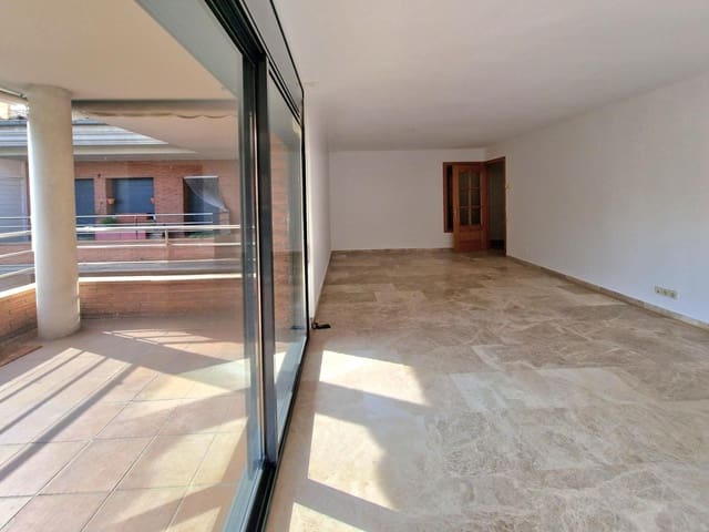 5 bedroom Penthouse for rent in Sant Cugat del Vallès with pool garage - € 1,990 (Ref: 9451389)