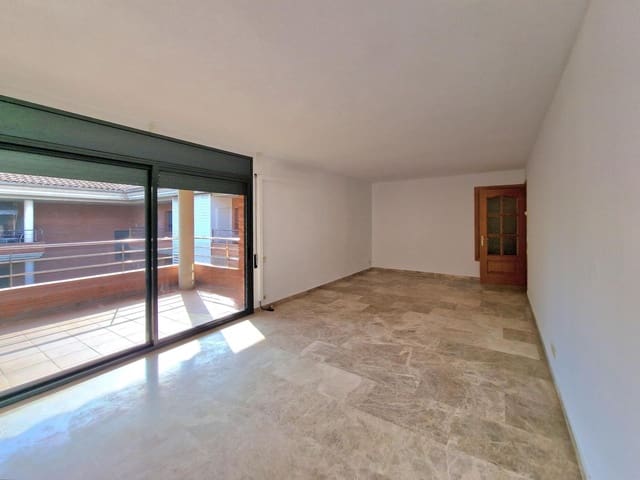 5 bedroom Penthouse for rent in Sant Cugat del Vallès with pool garage - € 1,990 (Ref: 9451389)