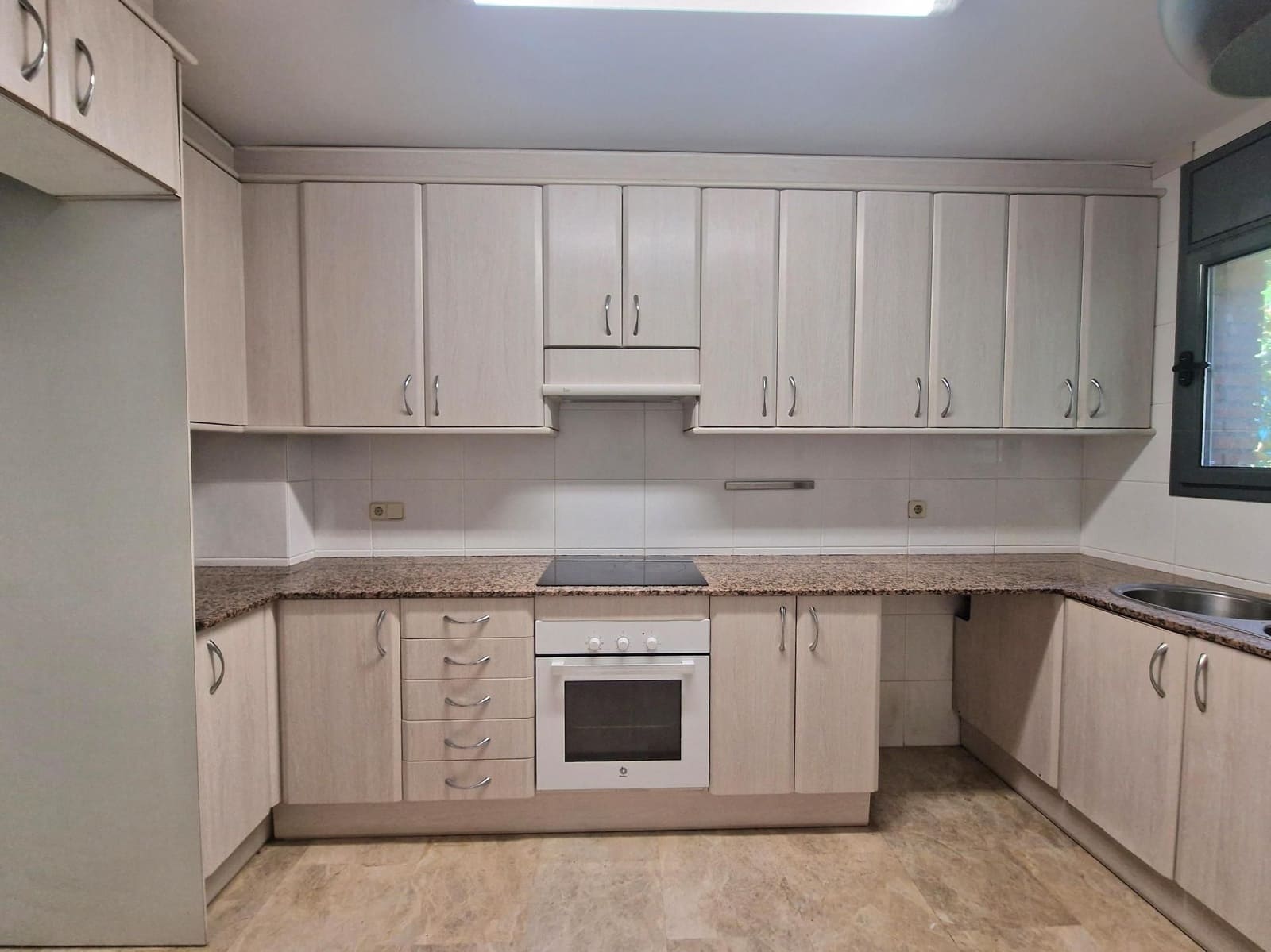 5 bedroom Penthouse for rent in Sant Cugat del Valles with pool garage - € 1,990 (Ref: 9451389)