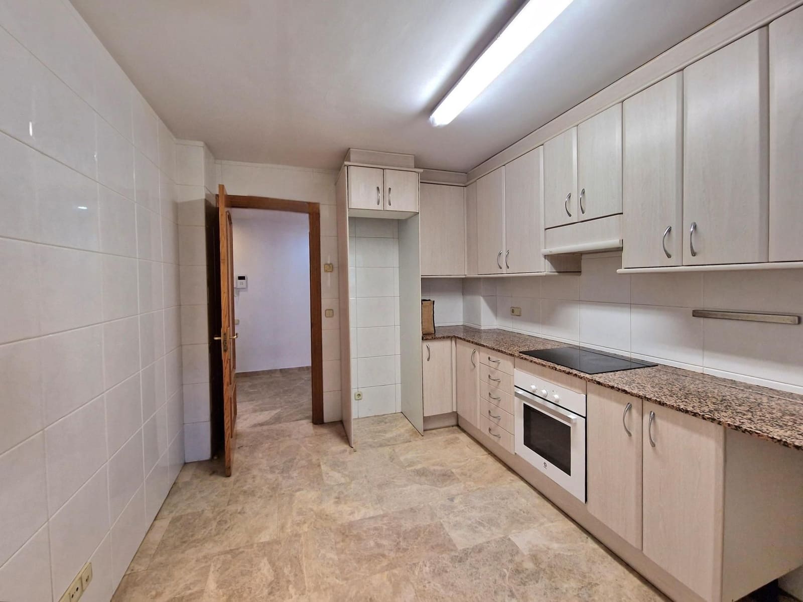 5 bedroom Penthouse for rent in Sant Cugat del Valles with pool garage - € 1,990 (Ref: 9451389)